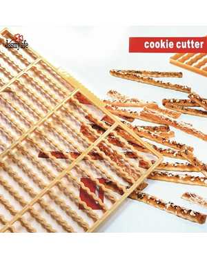 Формочки кулинарные для печенья 33×24см из пластика легко и быстро вырезает до 52 палочек одновременно