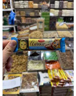 Батончик Шоколад Аленка С молочно злаковой начинкой 45гр