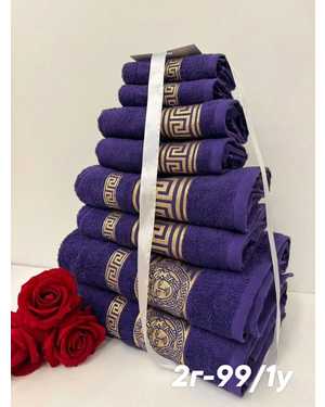 Комплект из восьми полотенец VERSACE Материал: Махра Плотность: 400г/м2 Размер: 70*135- 2 шт, 50*85 - 2 шт, 30*70 - 2 шт, 33*35 - 2 шт