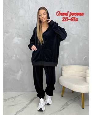 Женский костюм. Ткань: Велюр ( высший сорт) Размеры: 2XL(50-52),3XL (54-56),4XL-(58-60),5XL(62-64)