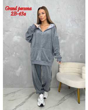 Женский костюм. Ткань: Велюр ( высший сорт) Размеры: 2XL(50-52),3XL (54-56),4XL-(58-60),5XL(62-64)