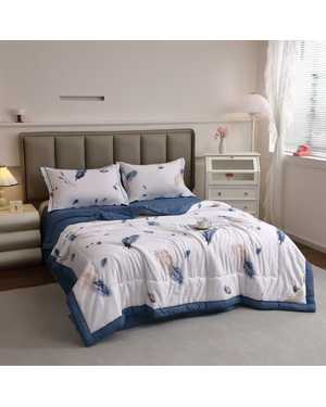 Комплект постельного белья с готовым одеялом. Ткань: Сатин Наполнитель одеяло: Шелк(возможно замена на похожее)