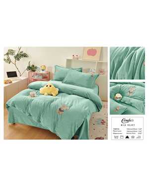 Комплект постельного белья с готовым одеялом от фирмы CANDIE’S. Ткань : Велюр(возможно замена на похожее)