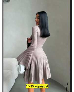 Женское платье. Ткань вязка