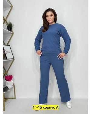 Женский костюм. Ткань лапша