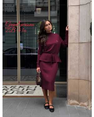 Женское платье. Ткань трикотаж с баской (шерсть 50% хлопок 30% полиэстер 20%)