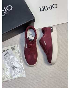 Женские кроссовки Качество PREMIUM В комплекте: коробка, пакет и документы