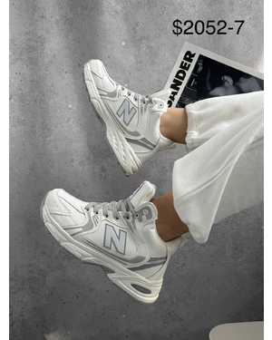 Женские кроссовки на зиму Маломерят на размер