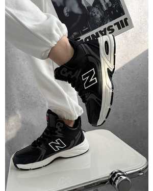 Женские кроссовки на зиму Маломерят на размер