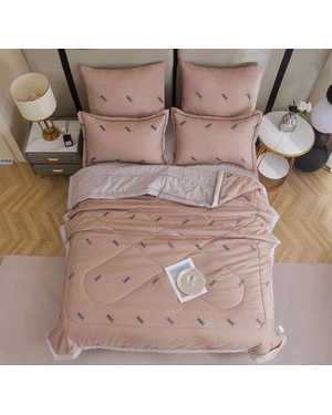 Комплект постельного белья с готовым одеялом от фирмы Alanna. Состав ткани: шелк, вискоза Наполнитель: шелк Тусса(возможно замена на похожее)