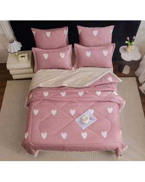 Комплект постельного белья с готовым одеялом от фирмы Alanna. Состав ткани: шелк, вискоза Наполнитель: шелк Тусса(возможно замена на похожее)