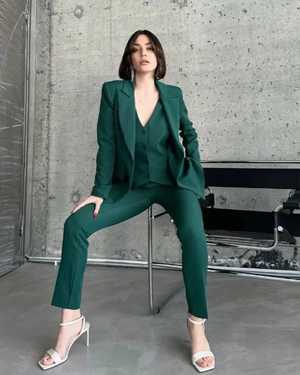 ЖЕНСКИЙ КОСТЮМ ТРОЙКА В РАЗМЕР ТКАНЬ КОСТЮМНАЯ ПАРИЖ