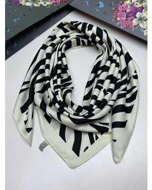 ПЛАТКИ СОСТАВ: 100% ШЕЛК РАЗМЕР: 100Х100