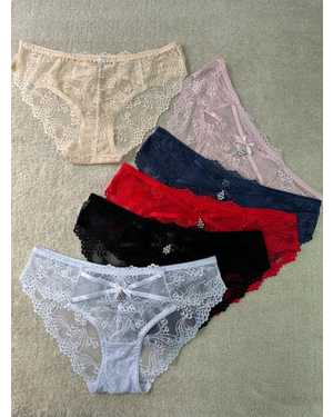 Женские трусики. В упаковке 6шт один размер, разные цвета