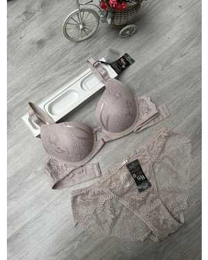 Женский комплект нижнего белья