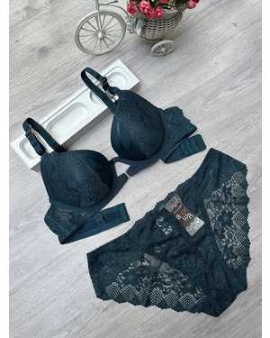 Женский комплект нижнего белья