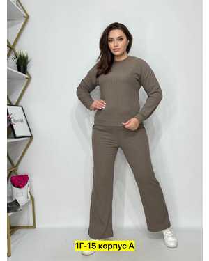 Женский костюм. Ткань лапша