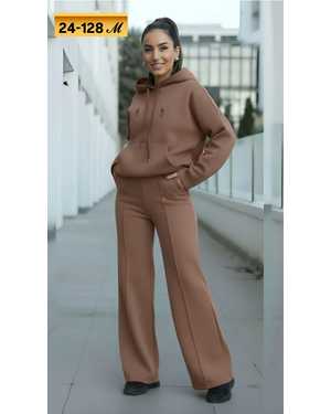 ЖЕНСКИЙ КОСТЮМ ТКАНЬ ТРОЁ НИТКА С НАЧЁСОМ