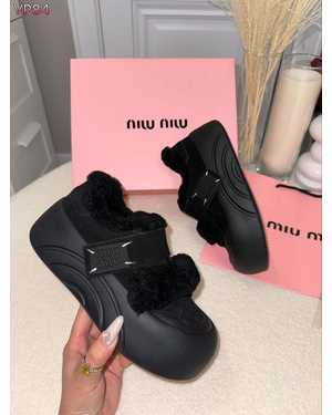 Женские кроссовки на зиму Маломерки на пол размера Качество PREMIUM В комплекте: коробка, пакет и документы