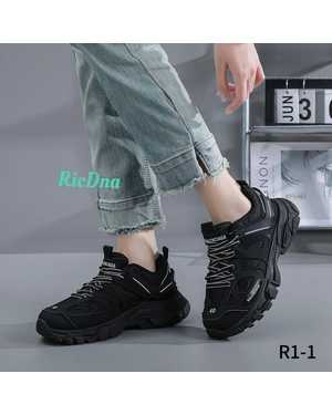 Женские кроссовки Маломерят на размер