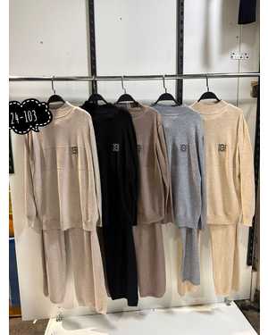 ЖЕНСКИЙ КОСТЮМ ТКАНЬ ВЯЗАНЫЙ