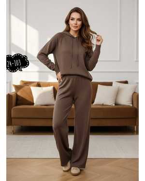 ЖЕНСКИЙ КОСТЮМ ДВОЙКА ТКАНЬ ФАБРИЧНЫЙ ВЯЗАНЫЙ