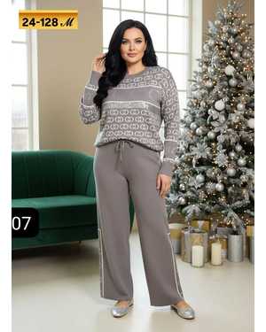 ЖЕНСКИЙ КОСТЮМ ДВОЙКА ТКАНЬ КАШЕМИР СО СТРАЗАМИ