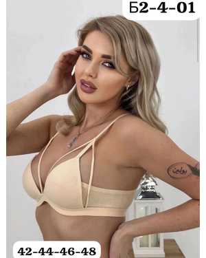 Женский топ с тонким поролоном