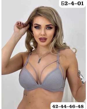 Женский топ с тонким поролоном