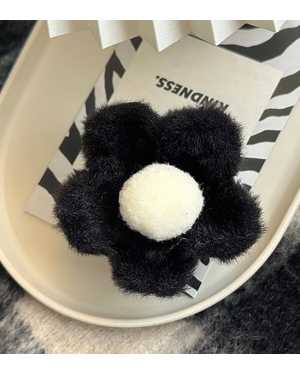 Плюшевая заколка-краб для волос