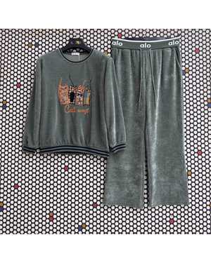 ЖЕНСКИЙ КОСТЮМ ТКАНЬ ВЕЛЬВЕТ