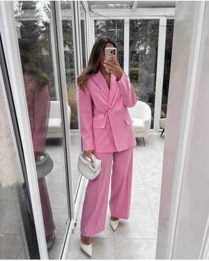 ЖЕНСКИЙ КОСТЮМ ДВОЙКА В РАЗМЕР ТКАНЬ РИМ (КОСТЮМНАЯ, ПЛОТНАЯ, ДЕРЖИТ ФОРМУ)