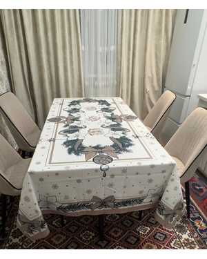 Скатерть новогодняя Велюровая Размер 150 на 220см