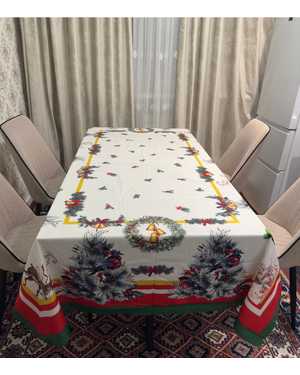 Скатерть новогодняя Велюровая Размер 150 на 220см