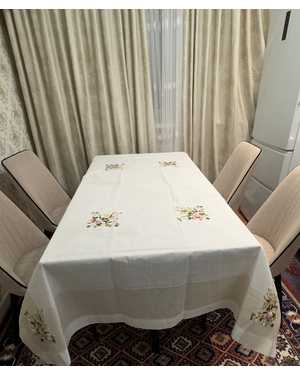 Скатерть лён с вышивкой. Размер 150 на 220см