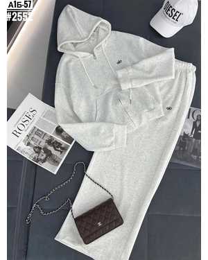 костюм двойка Штаны+толстовка на замке Модель оверсайз Размер единый 42/50 Фабричное Качество