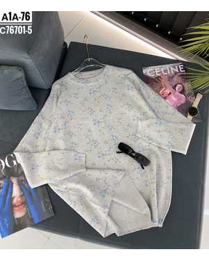 Свитер трикотажный Размер: единый 48/54 Фабричное качество. Живое фото