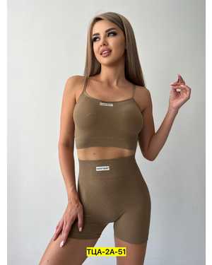 Женский костюм. Состав: Полиэстер, эластан