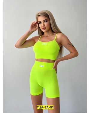 Женский костюм. Состав: Полиэстер, эластан