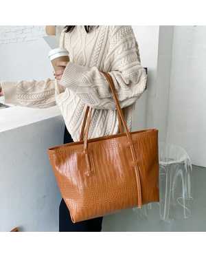 Женская сумка. Размер: 45*37*13см