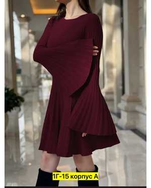 Женское платье. Ткань вязка