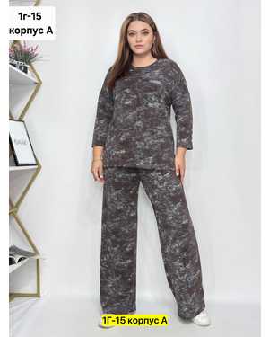 Женский костюм. Ткань трикотаж варeнка(большемерит на размер)