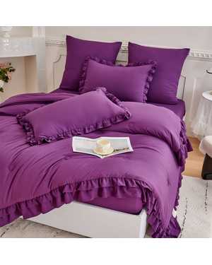 Комплект постельного белья с готовым одеялом. Состав 80% хлопок 20% вискоза Наполнитель одеяло 79% микрогель 21% волокно льна(возможно замена на похожее)