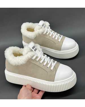 Женские кроссовки на зиму в размер