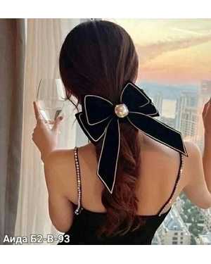 бархатная заколка с бантом и с жемчугом