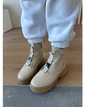 Женские ботинки на осень Маломерят на размер