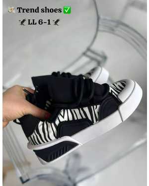 Женские кроссовки Маломерят на размер