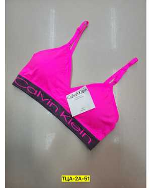 Женский топ с поролоном. Состав : Полиэстер, эластан