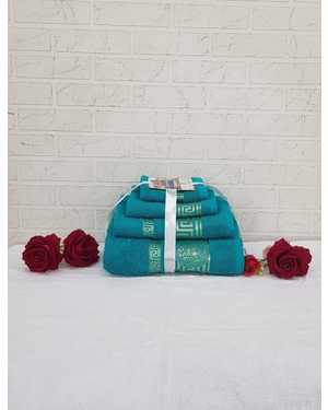 Комплект из Четырёх полотенца VERSACE Материал: Махра Состав: 100% хлопок Плотность: 400г/м2 Размер: 70*130 СМ- 1 шт, 50*80 СМ- 1 шт, 30*70 СМ - 1 шт, 30*30 СМ - 1 шт