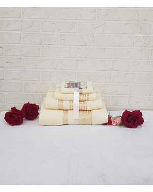 Комплект из Четырёх полотенца VERSACE Материал: Махра Состав: 100% хлопок Плотность: 400г/м2 Размер: 70*130 СМ- 1 шт, 50*80 СМ- 1 шт, 30*70 СМ - 1 шт, 30*30 СМ - 1 шт